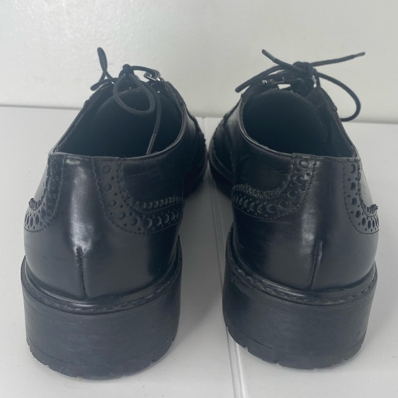 Stuart Weitzman Brogue Black Designer Leather Oxfords w Silver Hardware - Picture 5 of 14